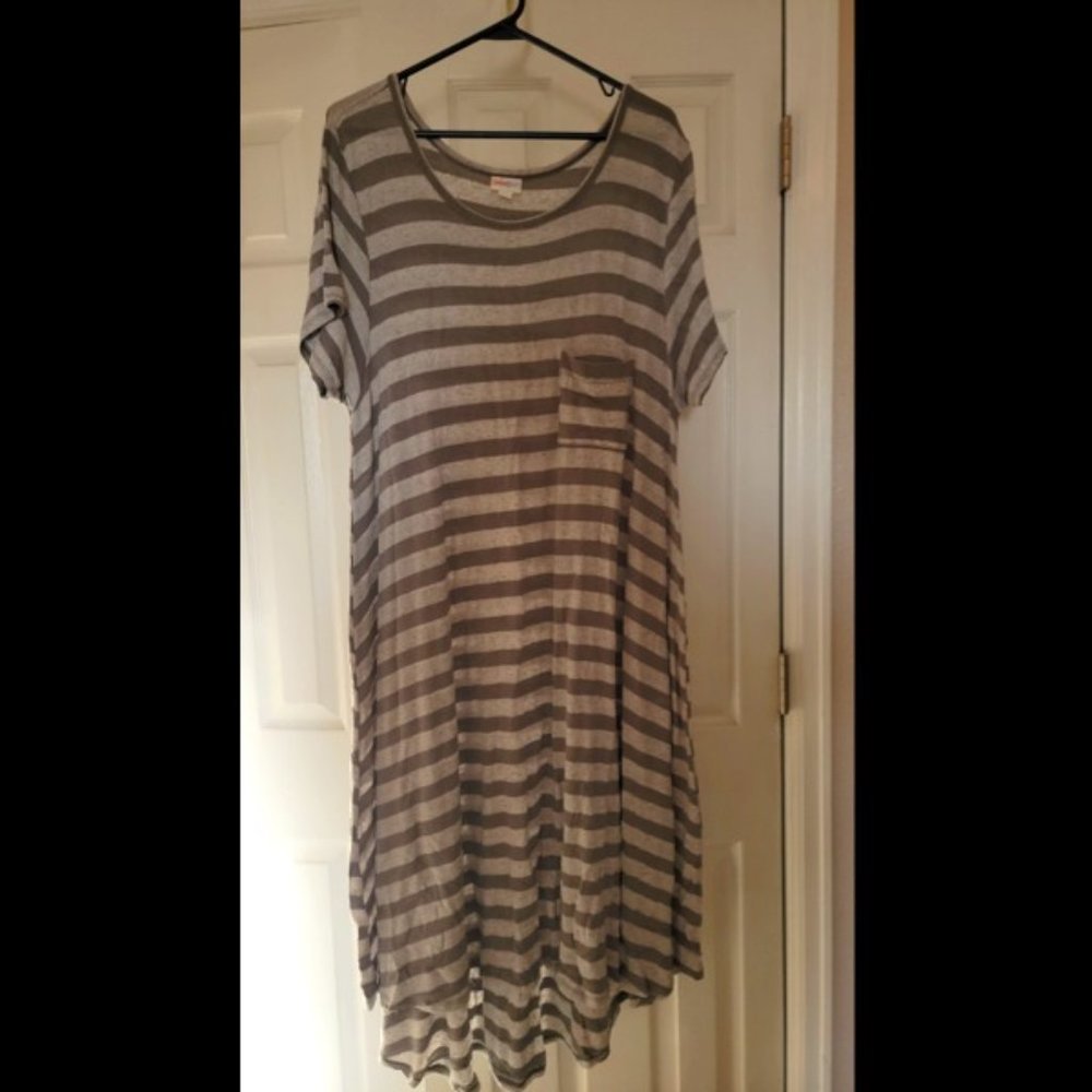 LulaRoe 2XL Carly Dress - Heathered Gray w/ darker stripes
